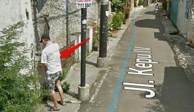 5 Kejadian Nyleneh Orang Indonesia yang Terekam Google Street View, Awas Ngakak!