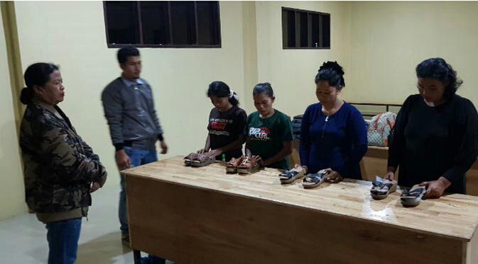 Petaka di Balik Sandal Emak-Emak Asal Aceh