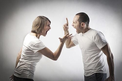 Hei suami istri, jangan lakukan 7 hal ini saat bertengkar jika tak mau menyesal!