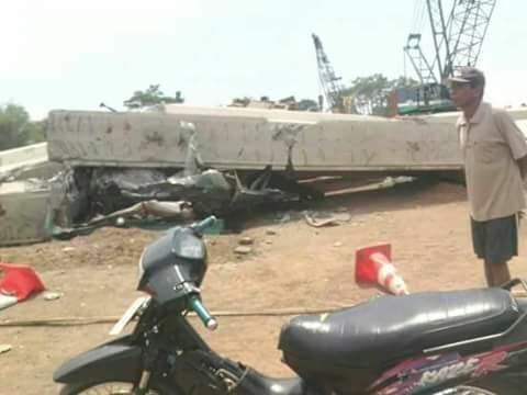 
Konstruksi Bangunan Tol Pasuruan-Probolinggo di Grati Ambruk