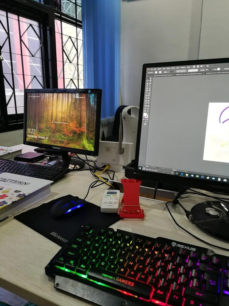 Dibutuhkan Desainer Grafis yang mahir mengoperasikan Adobe Illustrator dan Corel Draw