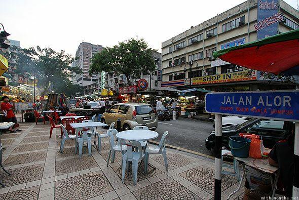 KETIKA MALAYSIA &quot;MENGGANYANG&quot; INDONESIA LEWAT CARANYA