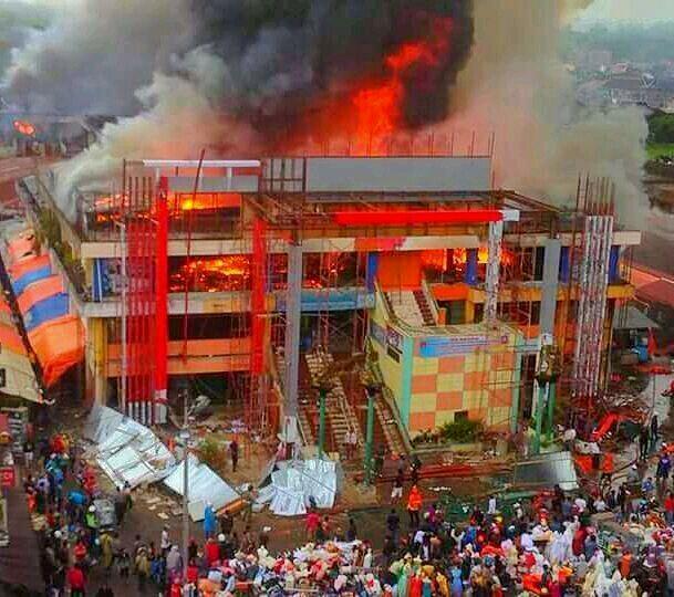 Subhanallah!Ada Mushollah Tidak Terbakar Saat Kebakaran Hebat Pasar Atas Bukittinggi