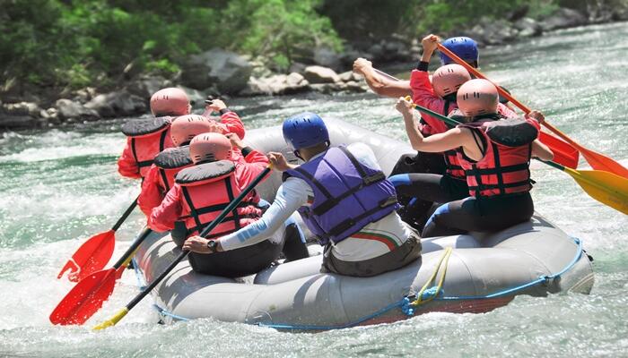 Yuk Eksplor Keindahan Sungai Citumang dengan Bermain Rafting