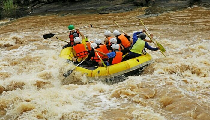 Yuk Eksplor Keindahan Sungai Citumang dengan Bermain Rafting