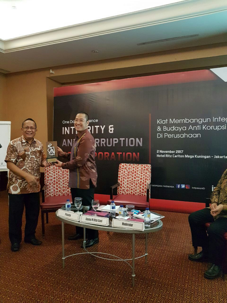 Seminar Integrity And Anti Corruption For Corporation Di Hotel Ritz Carlton Jakarta