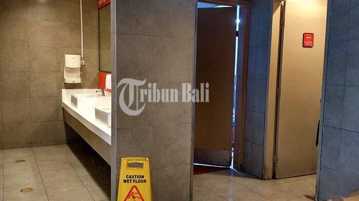 Mayat Pria Tak Dikenal Terkunci di Kamar Mandi McDonalds Robinson Denpasar