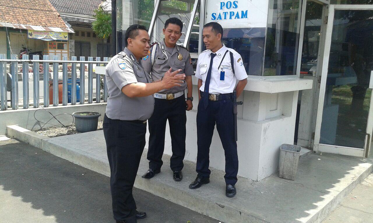 Anggota Polsek Majalengka Kota Sambangi BANK