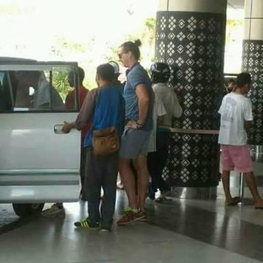 Inilah Bule Prancis yang Sangat Mirip Ibrahimovic di Labuan Bajo