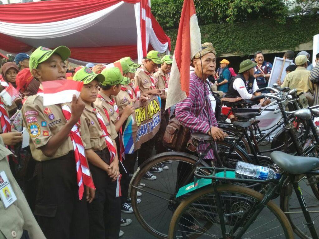 Peringati Hari Pahlawan, Khofifah Ingin Masyarakat Jalankan Patriotisme
