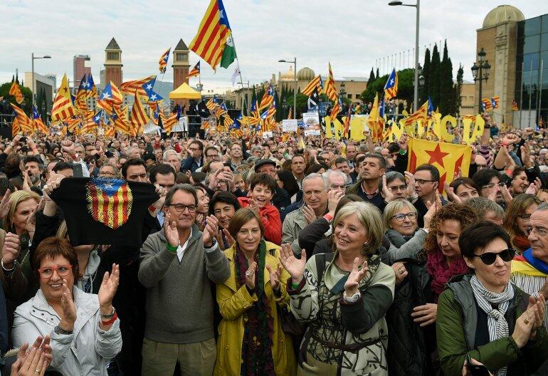 Spanyol Keluarkan Surat Penangkapan Mantan Pemimpin Catalonia