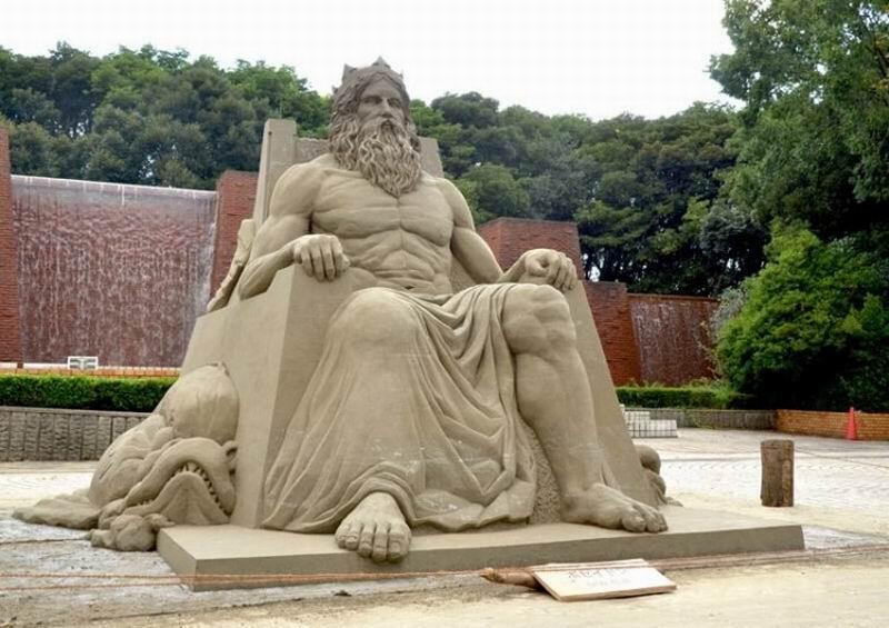 Toshihiko Hosaka Pemenang Seni Patung Pasir 2017