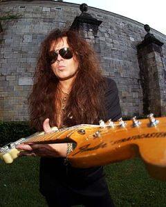7 Gitaris Tercepat di Dunia