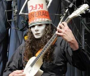 7 Gitaris Tercepat di Dunia