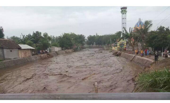 Banjir Bandang di Jalur Lahar Bromo Seret 4 Wisatawan