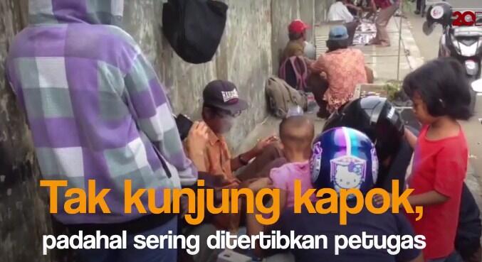 Pak Anies, Trotoar di Jatinegara Juga Dijajah PKL Nih!