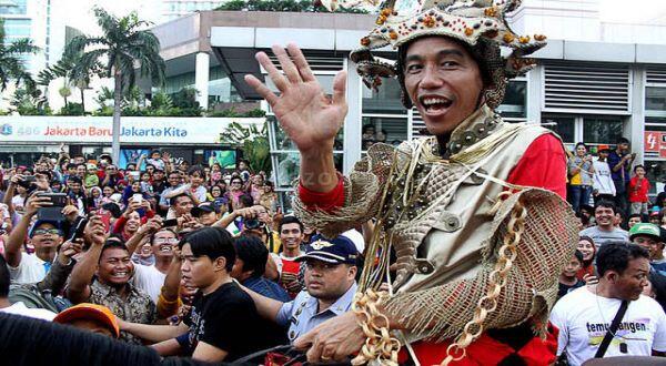 Hebohnya Relawan Jokowi Saat Datang ke Midodareni Kahiyang