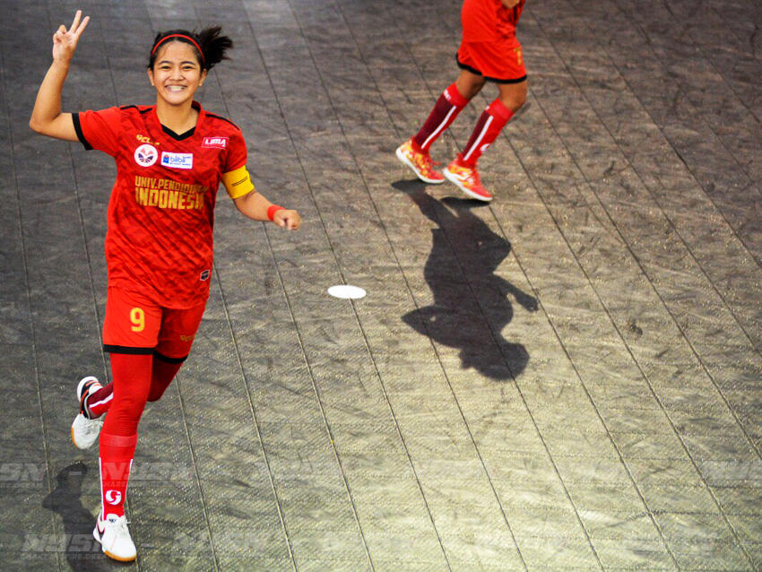 Gadis Cantik Ini Telah Buktikan, Olahraga Futsal Bukan Hanya Untuk Laki-Laki
