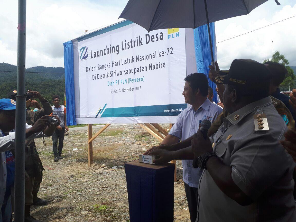 Program Papua Terang 2019, Bupati Nabire Resmikan Listrik Desa di Distrik Siriwo