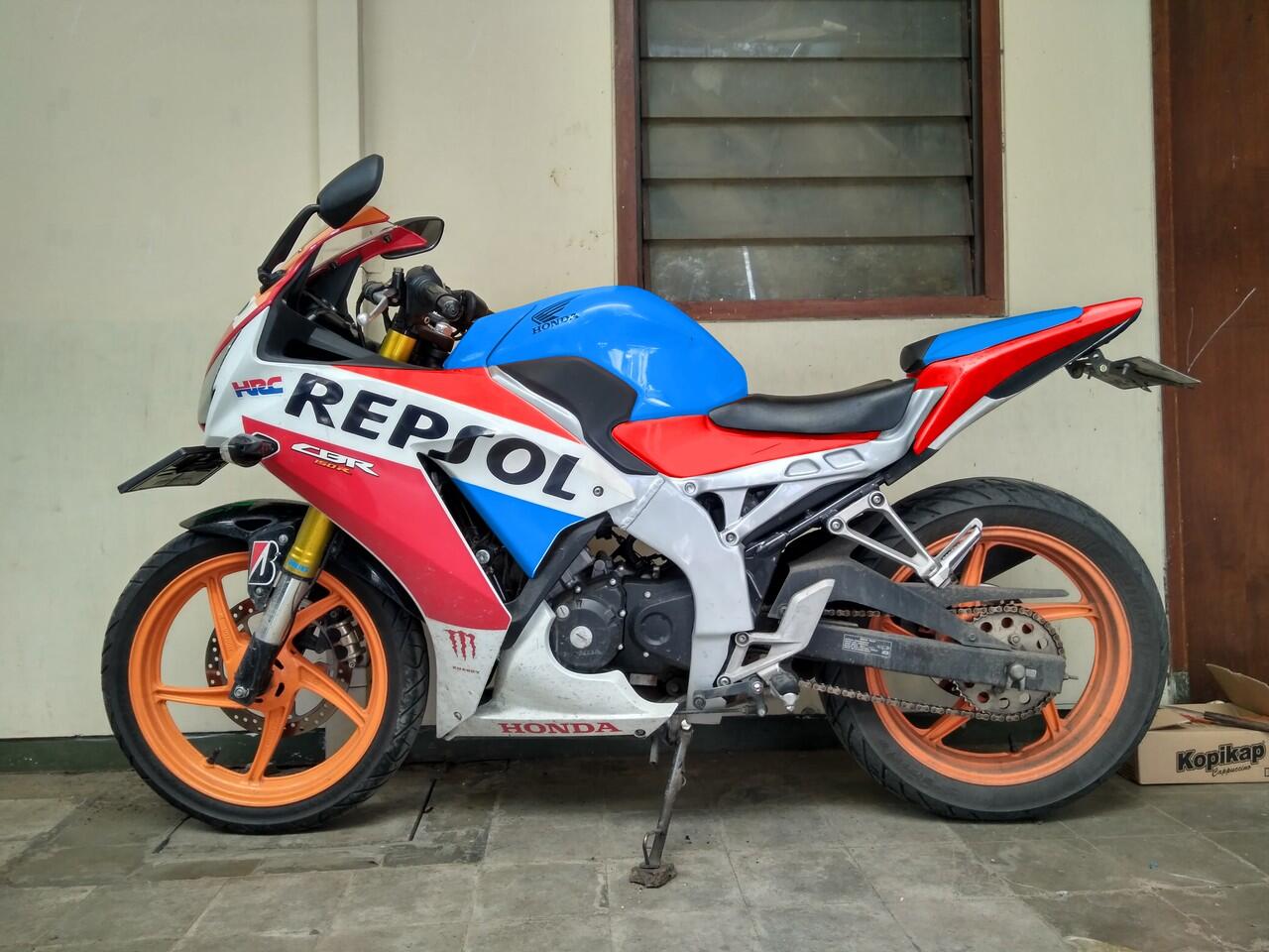 Honda CBR 250 руль