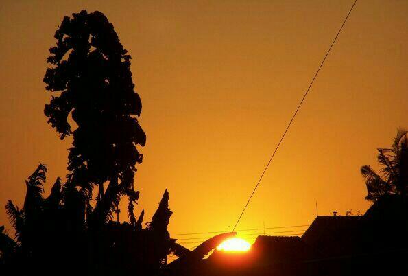 Mitos Atau Fakta (Misteri Senja Kuning)