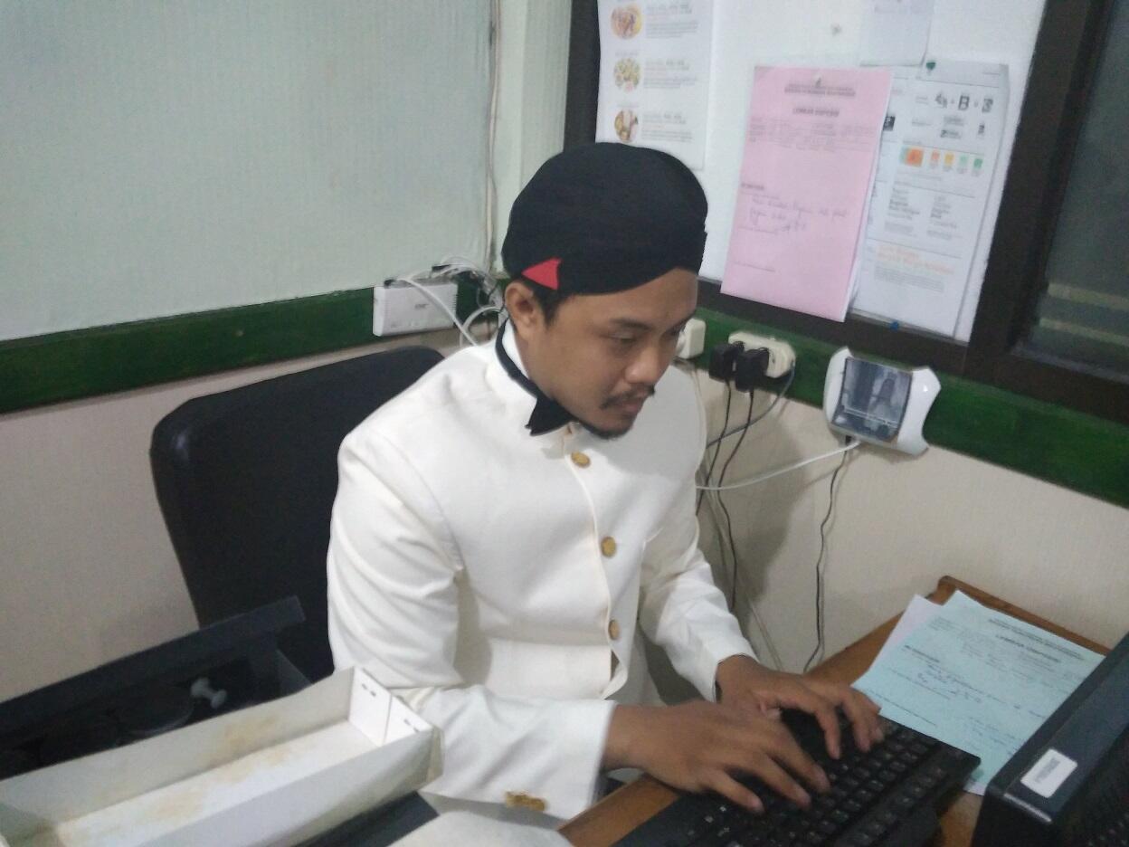 Blangkon hingga Beskap, Cara Pegawai Pemkot Surabaya Peringati Hari Pahlawan