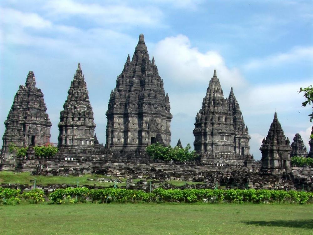 Candi-candi Terindah di Dunia yang Menarik untuk Kamu Sambangi