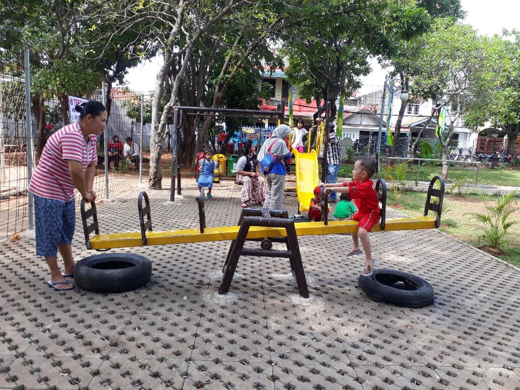 Saat Spiderman hingga Tukang Sampah Jadi Pahlawan Warga