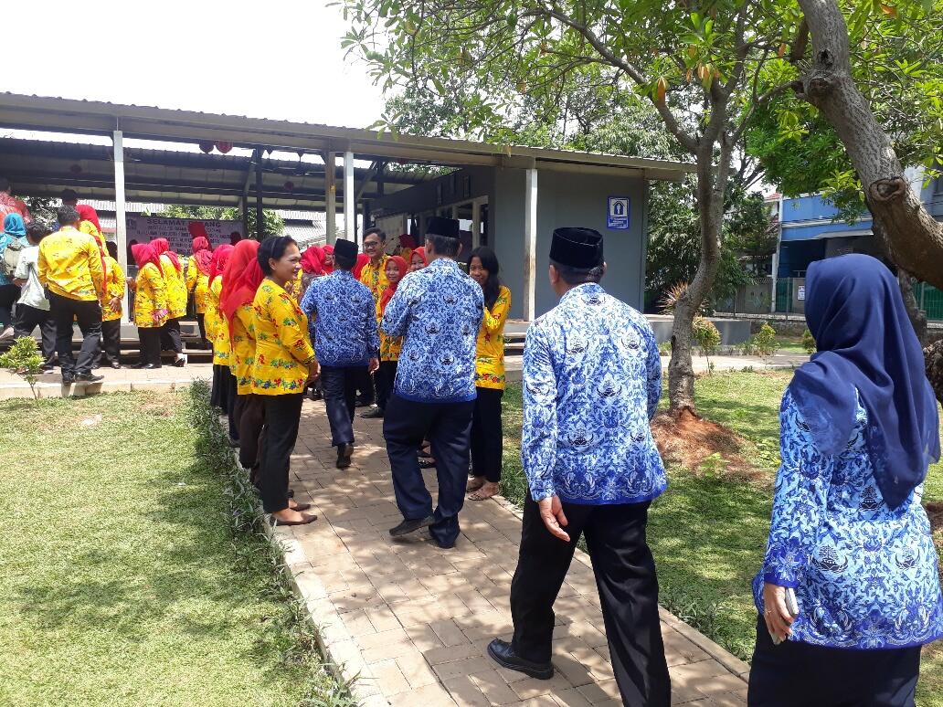 Saat Spiderman hingga Tukang Sampah Jadi Pahlawan Warga