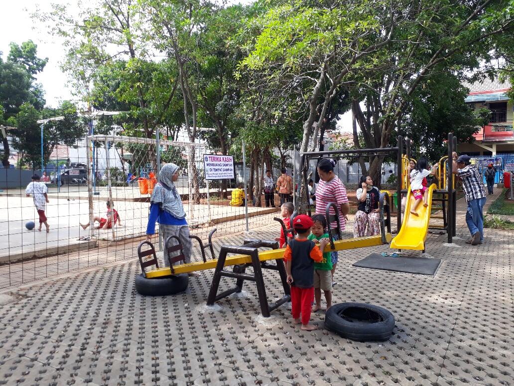 Saat Spiderman hingga Tukang Sampah Jadi Pahlawan Warga