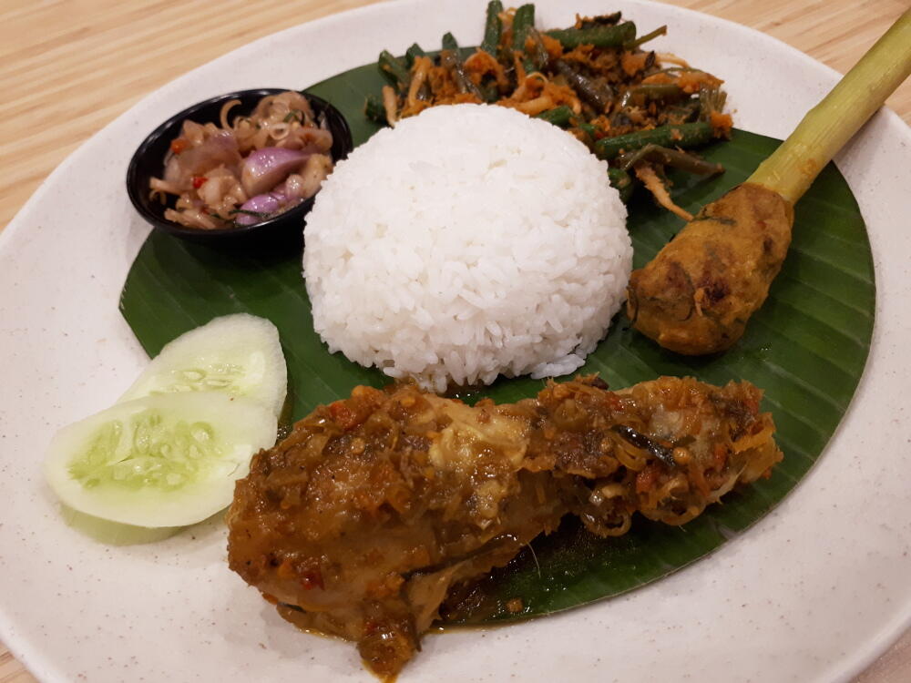 10 Makanan Tradisional Indonesia Ini Terasa Pedas Nikmat