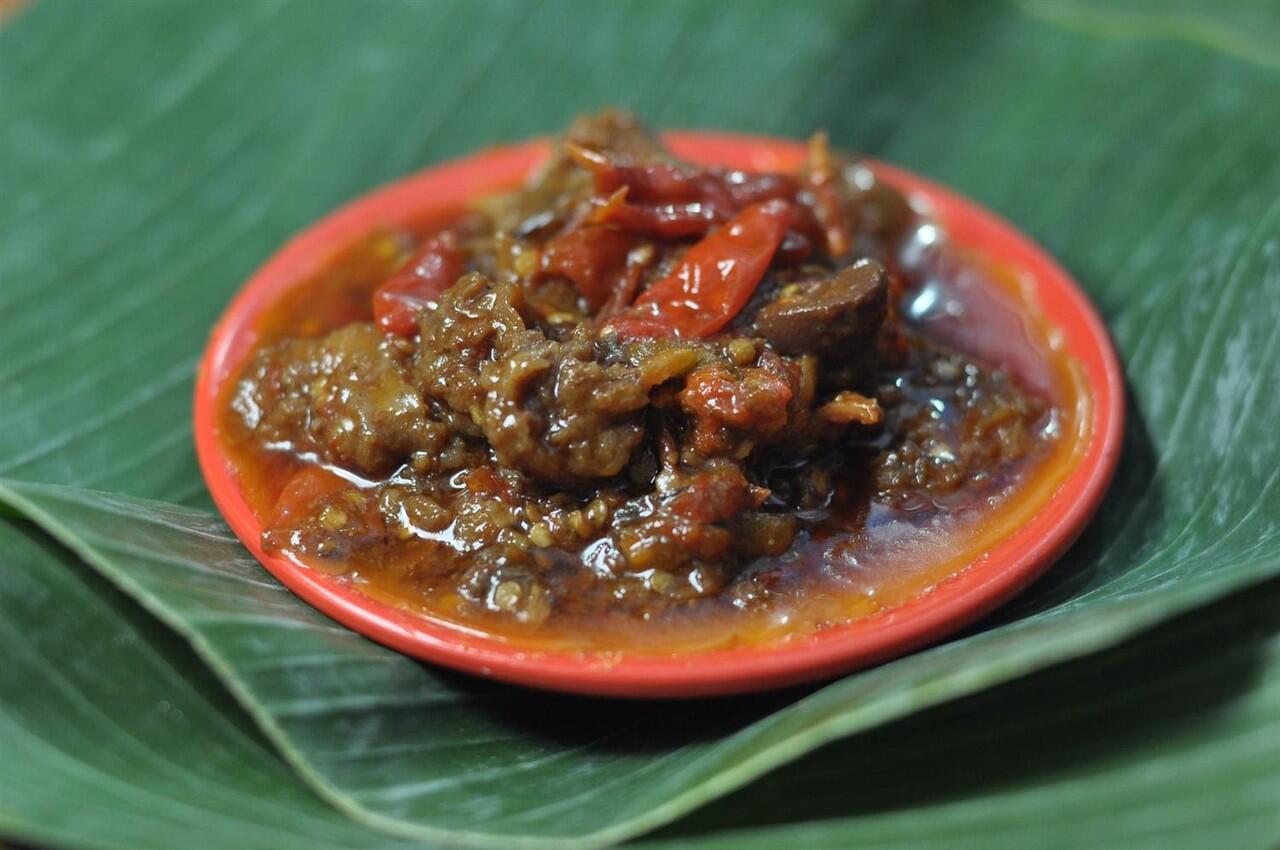 10 Makanan Tradisional Indonesia Ini Terasa Pedas Nikmat