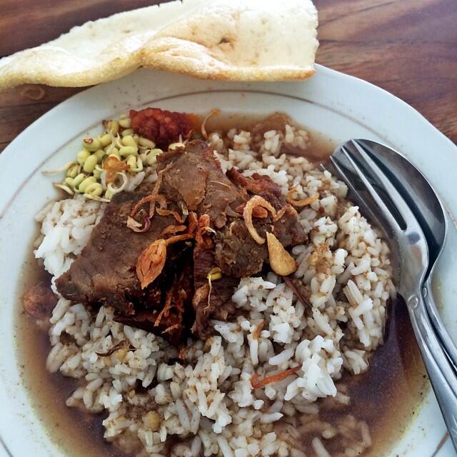 Wuenak Tenan! 5 Racikan Rawon di Kota Pahlawan Ini