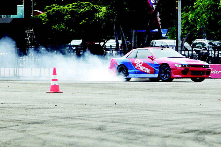 Sensasi Adu Drift Kelas Dunia