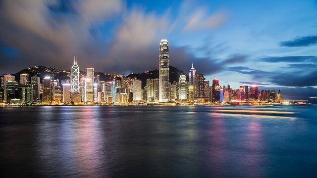 10 Potret Indahnya kota Hong Kong di malam hari