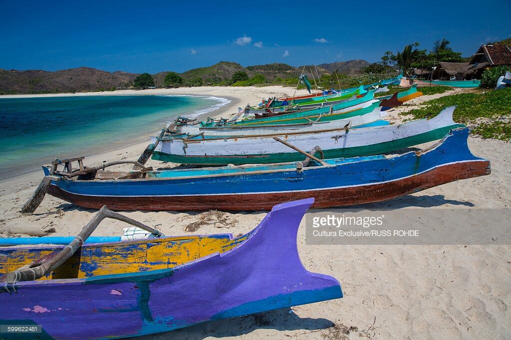 Pantai Mawun, Pesona Tersembunyi di Lombok Tengah