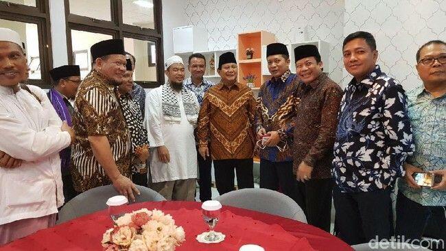 Prabowo-Amien Rais Bahas Pilkada hingga Pilpres dengan Alumni 212