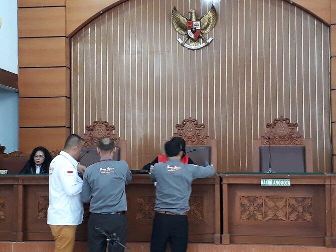 Jurus Jonru agar lepas dari jerat hukum