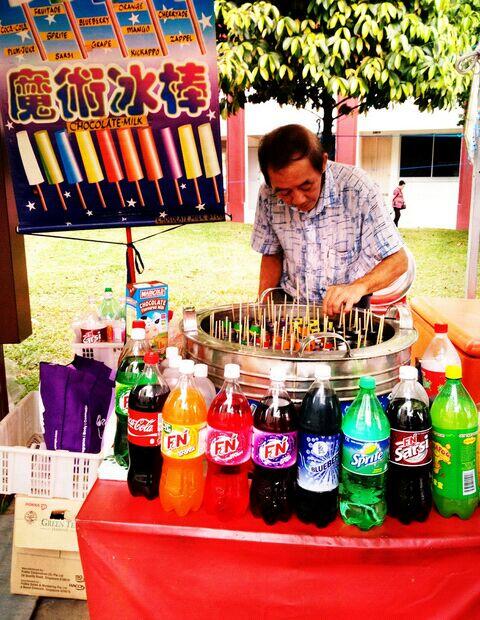 GINI NIH SUASANA PASAR MALAM DI SINGAPORE