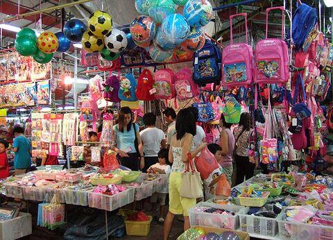 GINI NIH SUASANA PASAR MALAM DI SINGAPORE