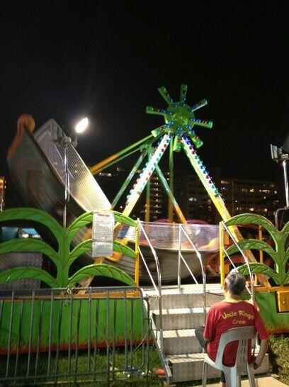 GINI NIH SUASANA PASAR MALAM DI SINGAPORE