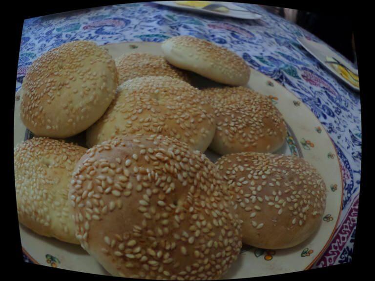 Dua Sejoli Kuliner, Cakue dan Kompiang