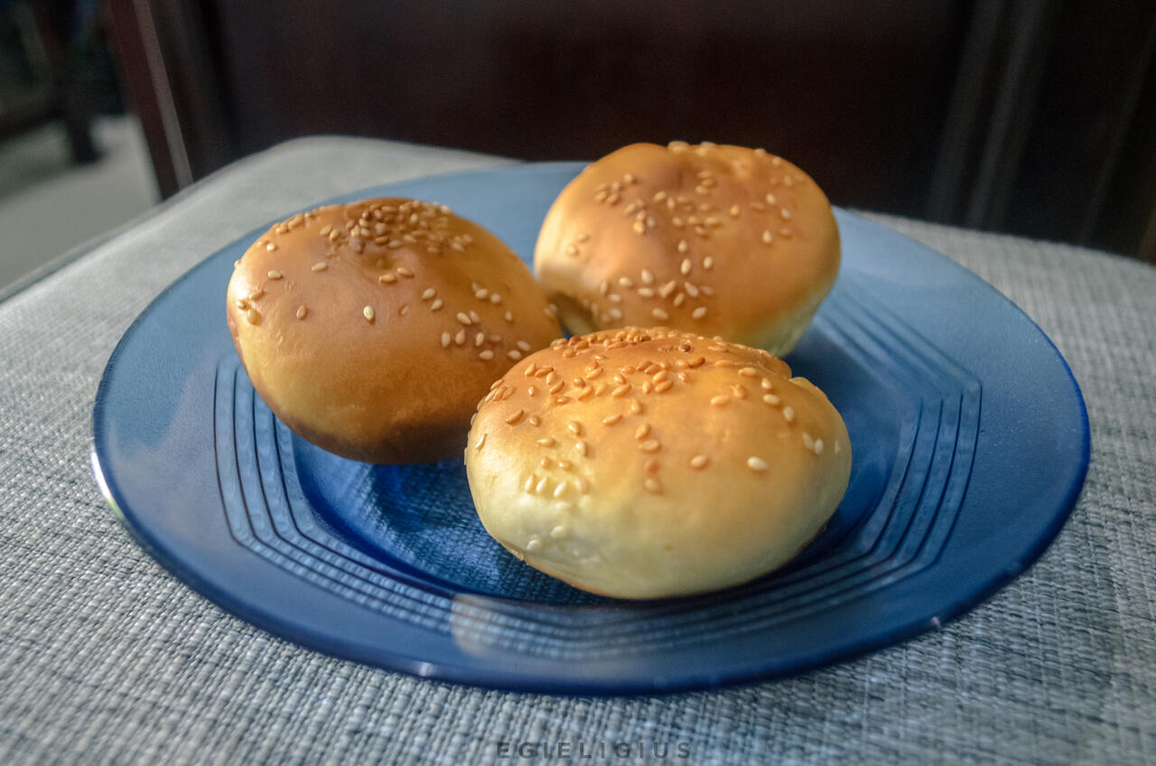 Dua Sejoli Kuliner, Cakue dan Kompiang