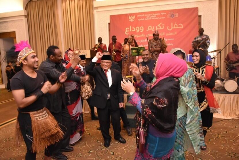 Ratusan Warga Sudan Terpukau Tarian NTT