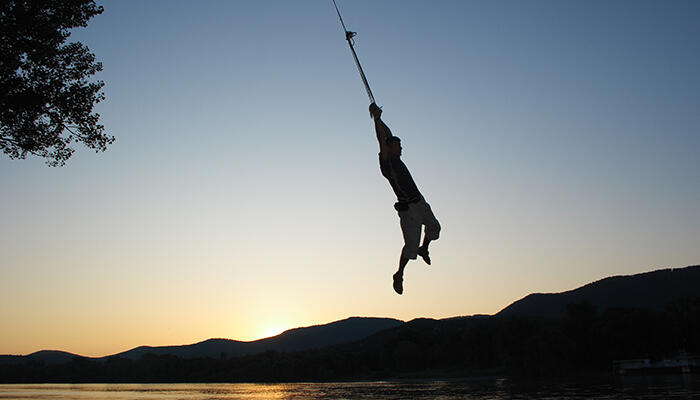 Rope Swing, Olahraga Ekstrem Berayun ala Tarzan Yang Menyenangkan