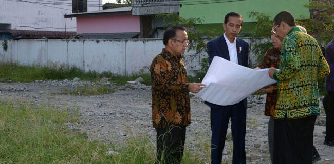 Tiba-Tiba Jokowi Sambangi Lokasi Pasar Aksara Medan