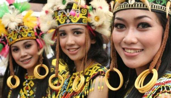 Fakta Yang Banyak Orang Belum Tahu Gadis Dayak

