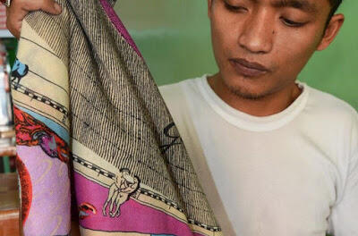 Jilbab ini Lagi Viral di Makassar, Ada Gambar Bugil di Motifnya,