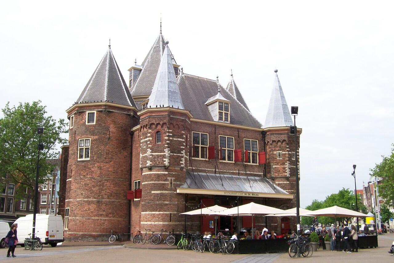 10 Tempat Wisata di Amsterdam Belanda yang Terkenal