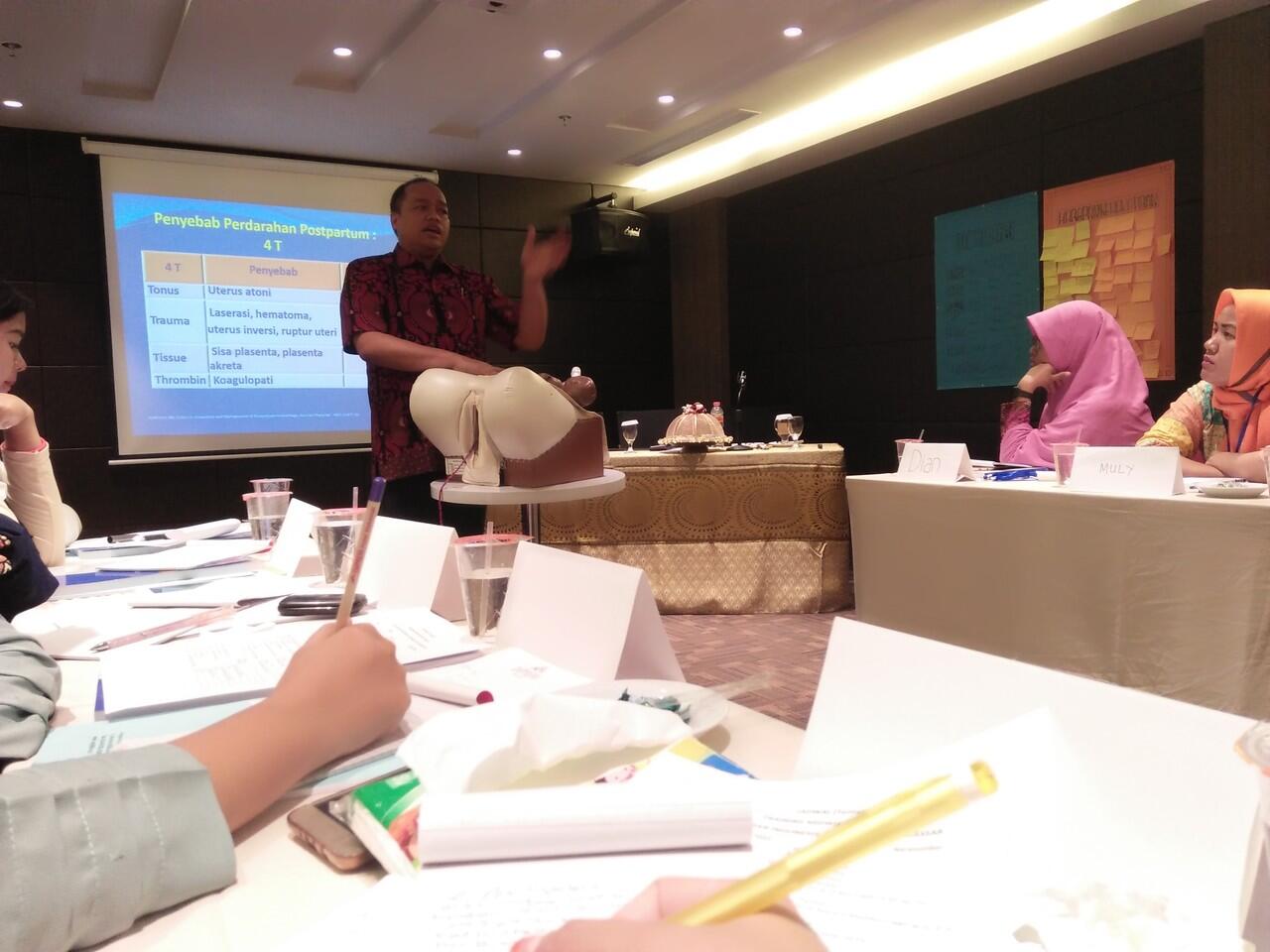 “MIDWIFERY UPDATE” Syarat WAJIB RE-registrasi STR Bagi Bidan